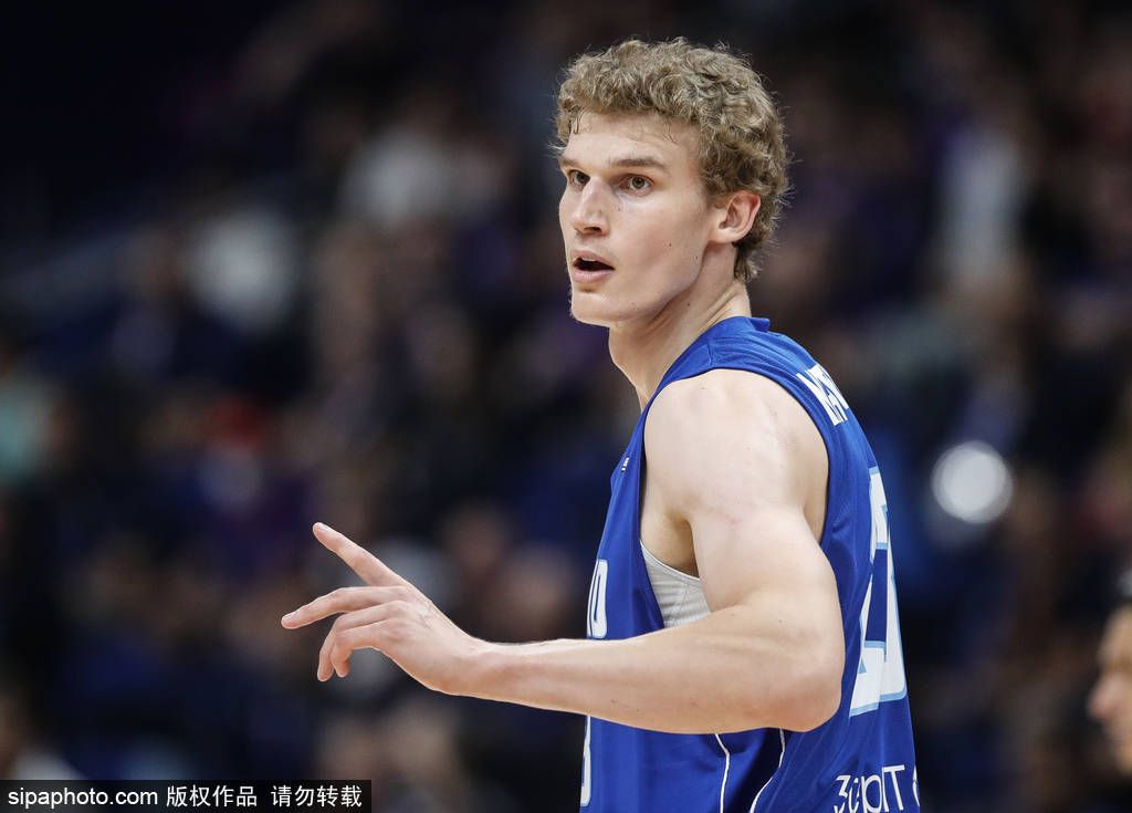 开机发布会上宋小宝、潘斌龙、尹昉、郑罗茜的亮相吸引了全场目光，据了解，未公布的阵容中还将出现许多熟悉的面孔，引发了观众强烈期待